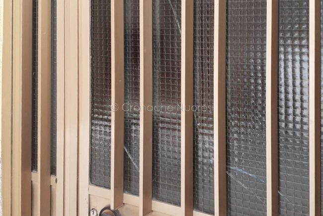 Nuoro, atti vandalici in centro storico (foto Cronache Nuoresi)