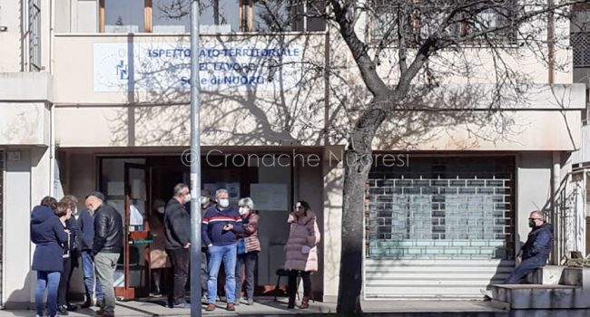 Nuoro. Sit-in di protesta all'Ispettorato del lavoro (foto F.Nieddu)