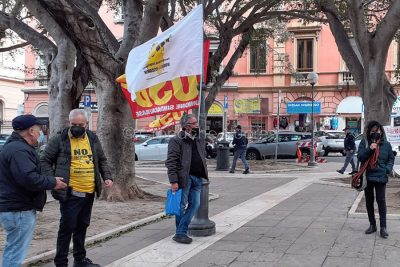 Un momento del sit in di NoNucleNoScorie a Cagliari