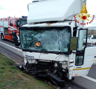 Uno dei mezzi coinvolti nell'incidente