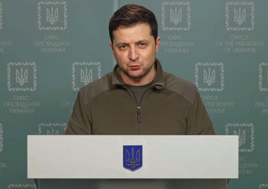 Zelensky firma la richiesta ufficiale per l’adesione all’Unione europea