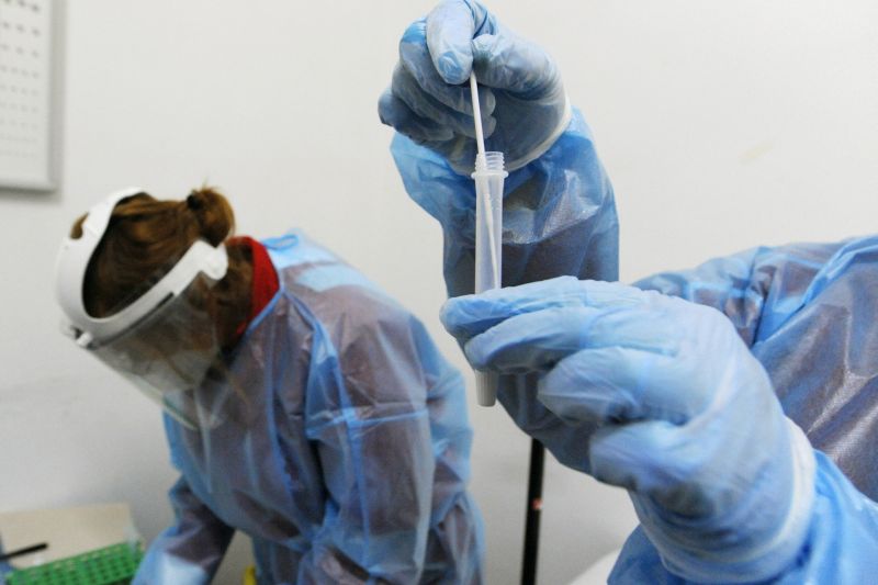 Covid. In Sardegna contagi e ricoveri in area medica in risalita e altri due decessi