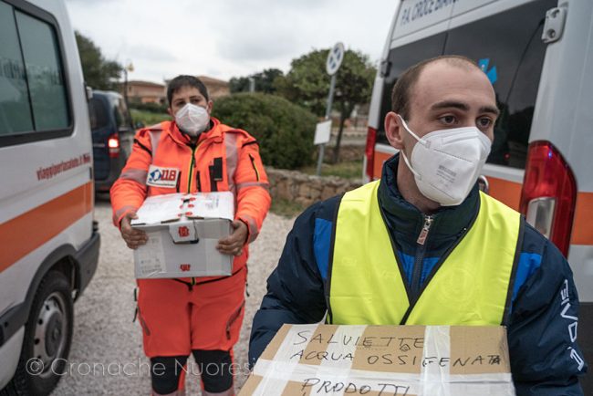 Carico di medicinali destinati all'ospedale di Kiev (foto S.Novellu)