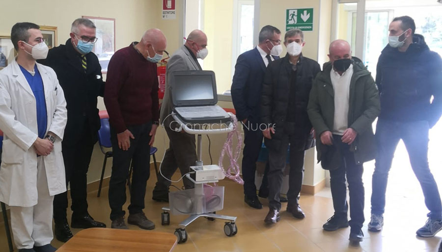 Siniscola. L’associazione dei Nefropatici, Emodializzati e Trapiantati dona un ecografo alla dialisi del Poliambulatorio