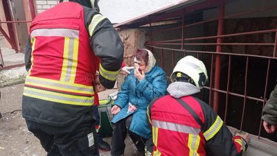 Intervento dei soccorritori a Mykolaiv