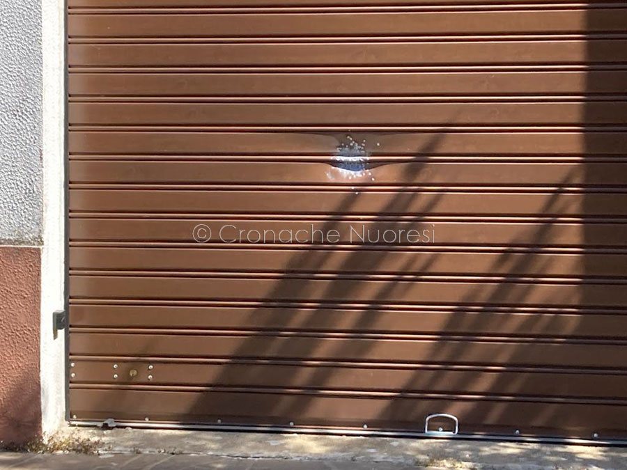 Intimidazione contro Battista Cualbu (Coldiretti): scritte denigratorie e fucilate contro una serranda