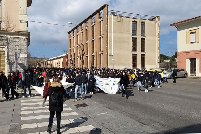 Macomer, marcia per la pace in Ucraina(foto P.G.V.)