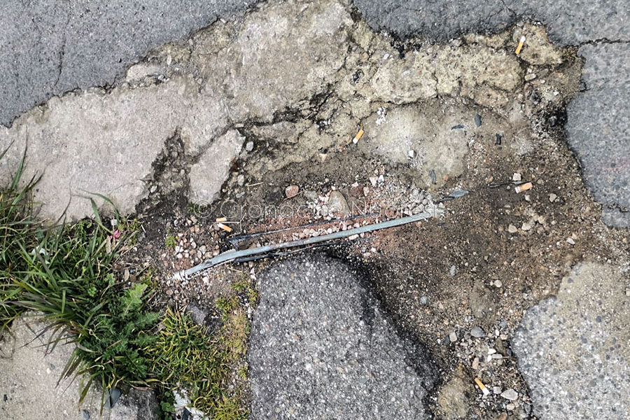 La segnalazione: pericolo in via Ragazzi del 99 per un cavo scoperto dell’alta tensione