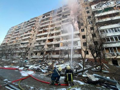 Palazzo colpito nel distretto Podilsky ddi Kiev