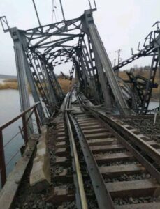 Ponte ferroviario distrutto a Vasilyevka