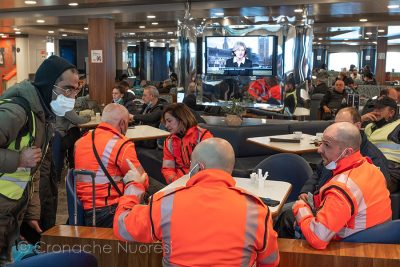 Riunione sulla nave prima dello sbarco (foto S.Novellu)