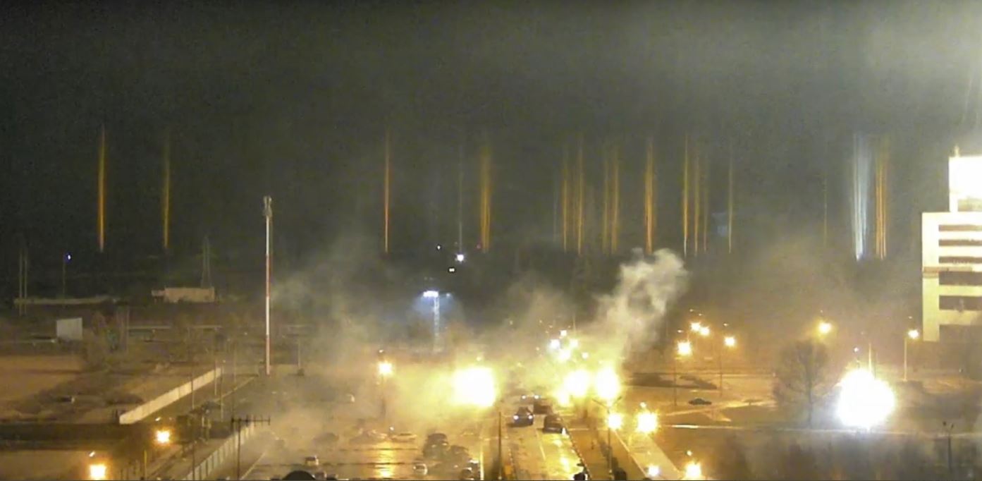 Guerra in Ucraina. Bombe russe sulla centrale atomica di Zaporizhazhia: torna lo spettro delle radiazioni nucleari
