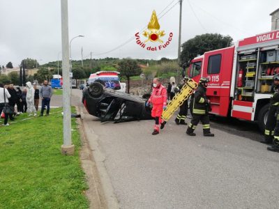 Una delle due auto coinvolte nello scontro