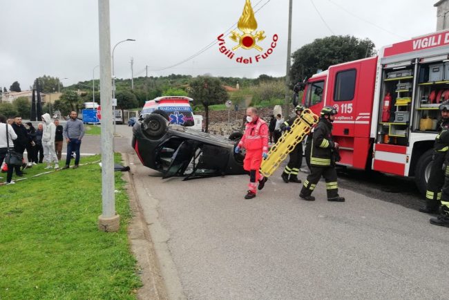 Una delle due auto coinvolte nello scontro
