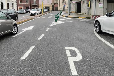 Nuoro, ingresso ai parcheggi a pagamento di piazza Vittorio Emanuele (foto S.Novellu)