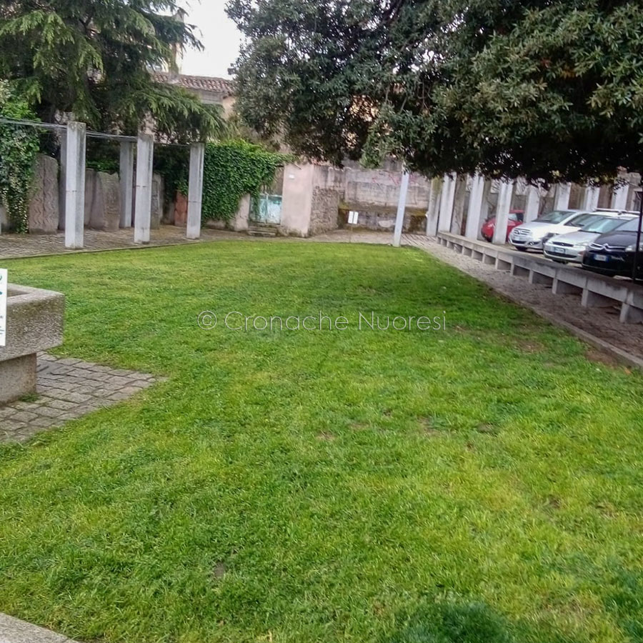 Nuoro. Al via lo sfalcio dell’erba in parchi, giardini e scuole: “Cosa si è fatto e cosa resta da fare”