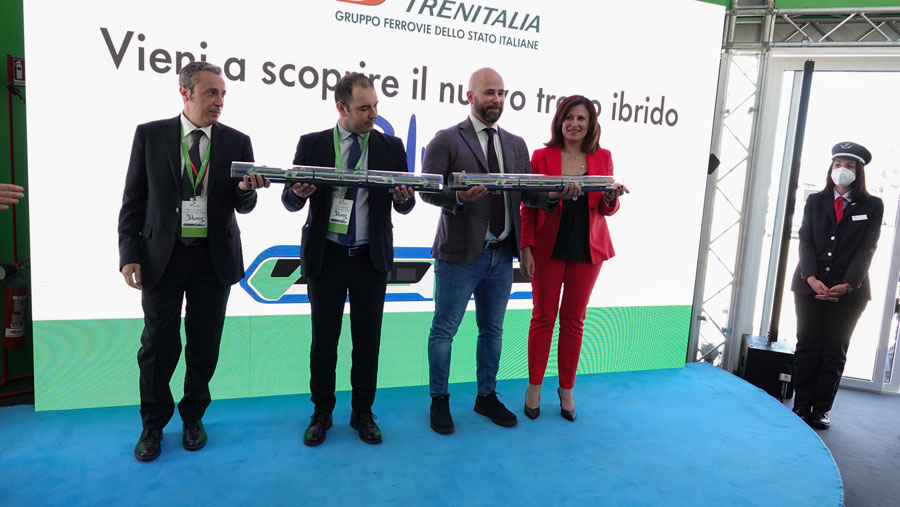 Ferrovie. In arrivo per la Sardegna 12 treni ibridi