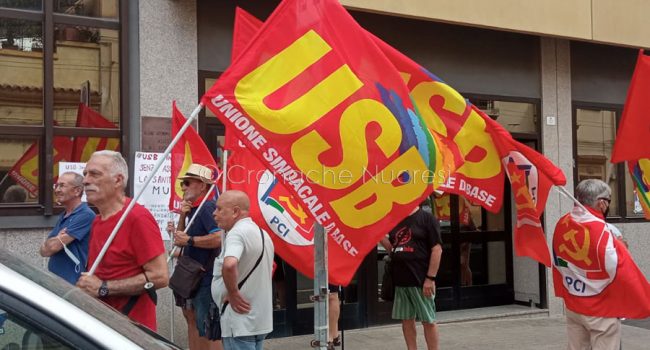 Cagliari, manifestazione USB per la sanità (foto Enrico Rubiu)