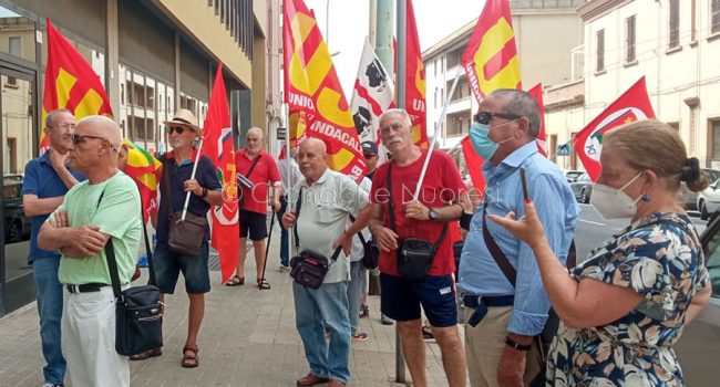 Cagliari, manifestazione USB per la sanità (foto Enrico Rubiu)
