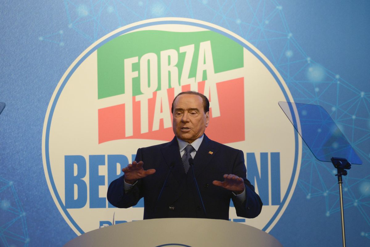 Berlusconi: “Draghi era stanco e ha preso la palla al balzo… ”Draghi: “Balle… senza il M5s nuovo governo debole”