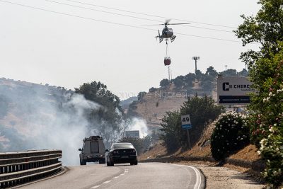 Incendio a Su Berrinau sulla Statale 131 (foto S.Novellu)