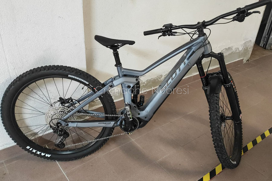 Nuoro. Furto in un condominio del centro storico