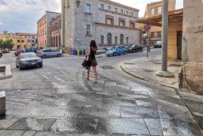 Nuoro perdita d'acqua in via Ferracciu (foto S.Novellu)