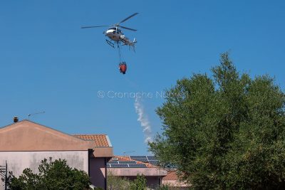 Un'elicottero dell'antincendio a Citta' Nuova (foto S.Novellu)