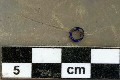 Uno dei vaghi di collana rinvenuto a Buddusò