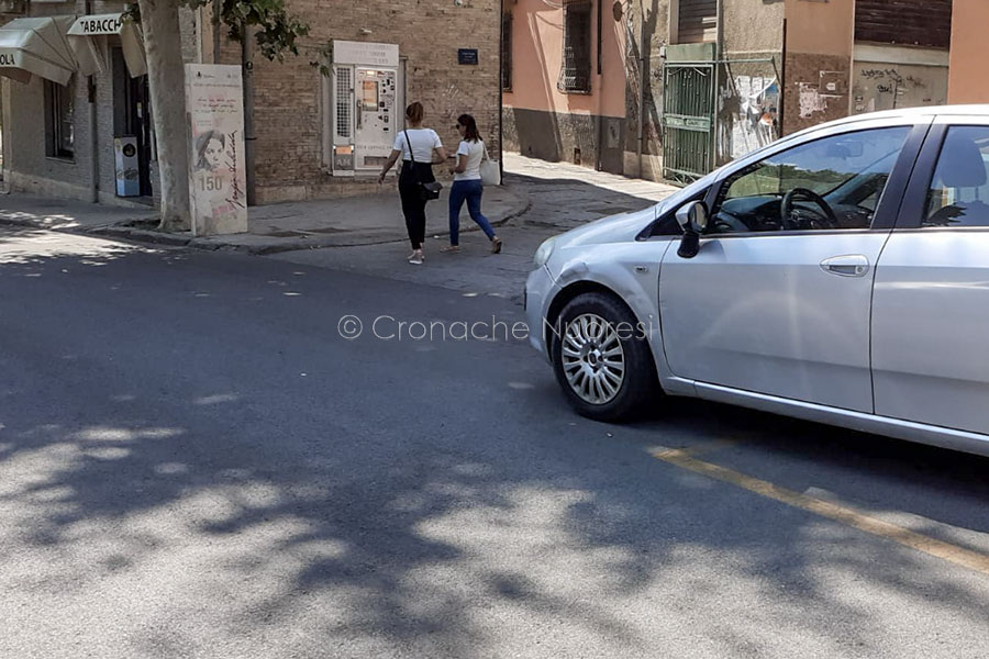 Nuoro. Tragedia sfiorata questa mattina in p.zza Vittorio Emanuele: pedone salvo per miracolo