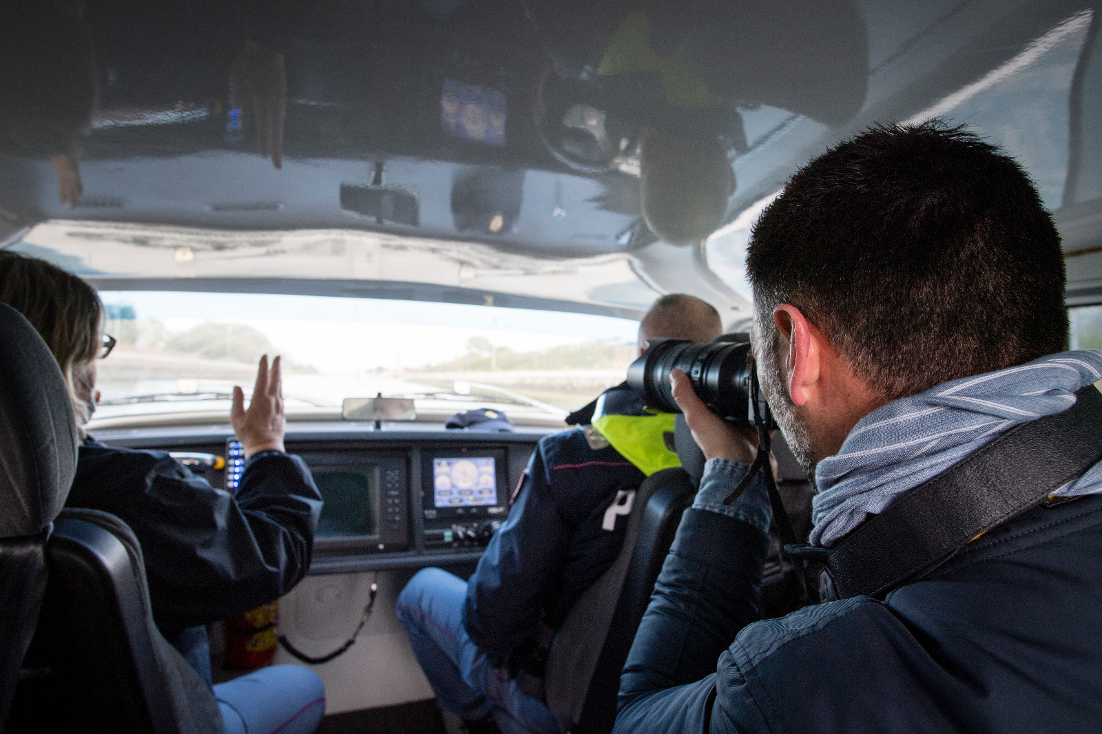 Pronto il nuovo calendario della Polizia: gli scatti selezionati da Gianni Berengo Gardin
