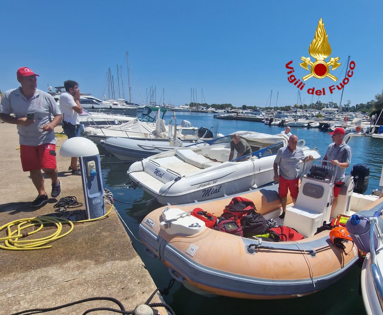 Momenti di panico a Porto Ottiolu: una perdita di carburante e va a fuoco un’imbarcazione