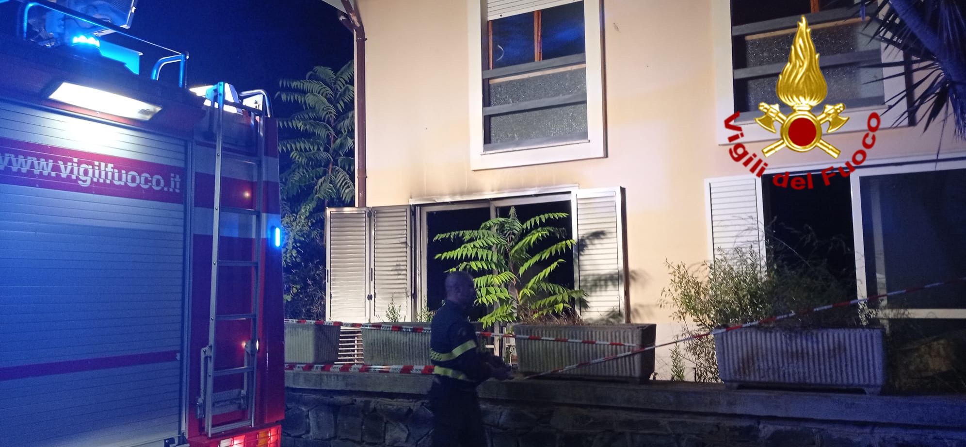 A fuoco l’ostello di Bosa Marina: per fortuna i danni sono limitati