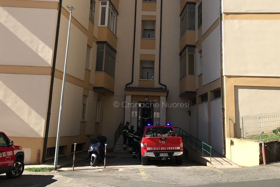 Nuoro. Momenti di panico in una palazzina per un principio di incendio in ascensore