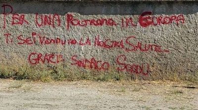 Nuoro, scritte ingiuriose contro il sindaco