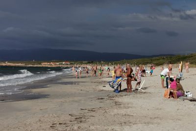 Temporale in arrivo in spiaggia (foto S.Novellu)