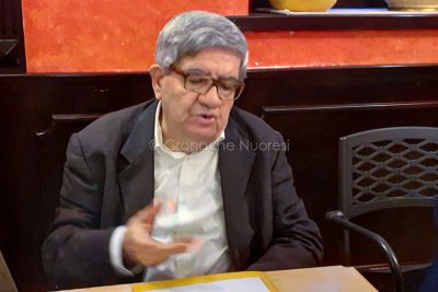 Il prof.Annico Pau (foto F.Nieddu)