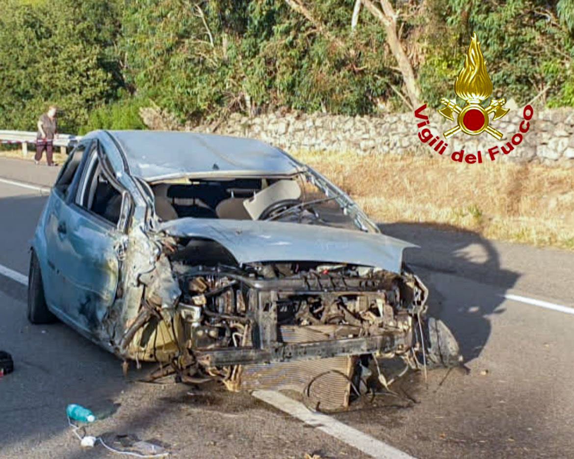 Tragedia della strada nel Nuorese: giovane di 22 anni morto in uno scontro frontale