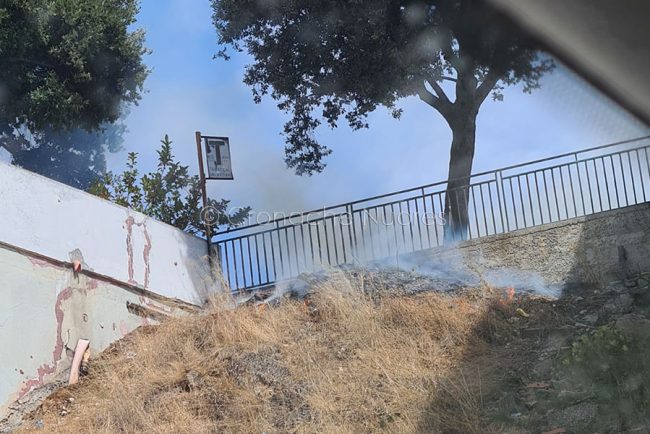 Nuoro, principio di incendio in viale Costituzione