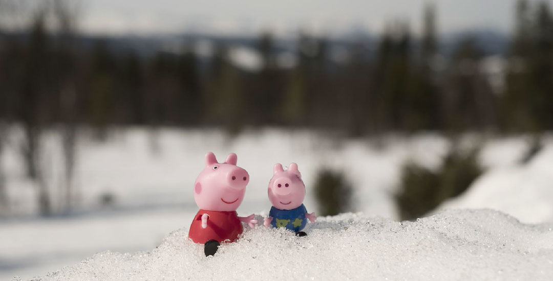 Le coppie omosessuali sbarcano nel mondo di Peppa Pig:  FDI contrario alla messa in onda