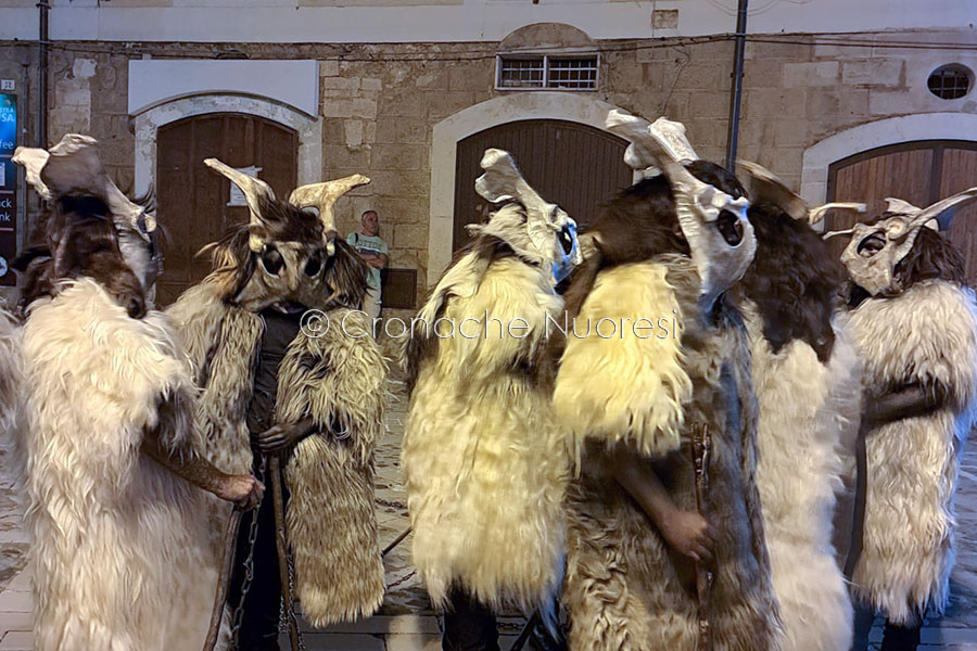 S’Ainu orriadore di Scano all’XI° Raduno delle maschere antropologiche di Tricarico, in Basilicata