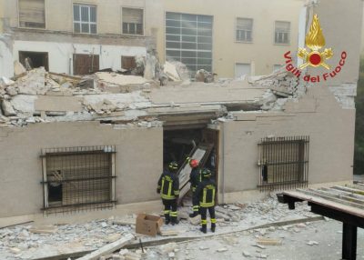 L'ala dell'Università di Cagliari crollata stanotte in via Trentino