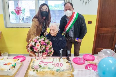 Oniferi festeggia i cento anni di tzia Mariedda Argiolas