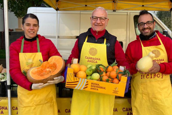Mercati di Campagna Amica colorati di rosso contro la violenza sulle donne