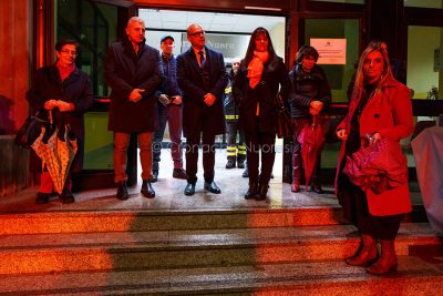 La Questura di Nuoro si tinge di rosa (foto S.Novellu)