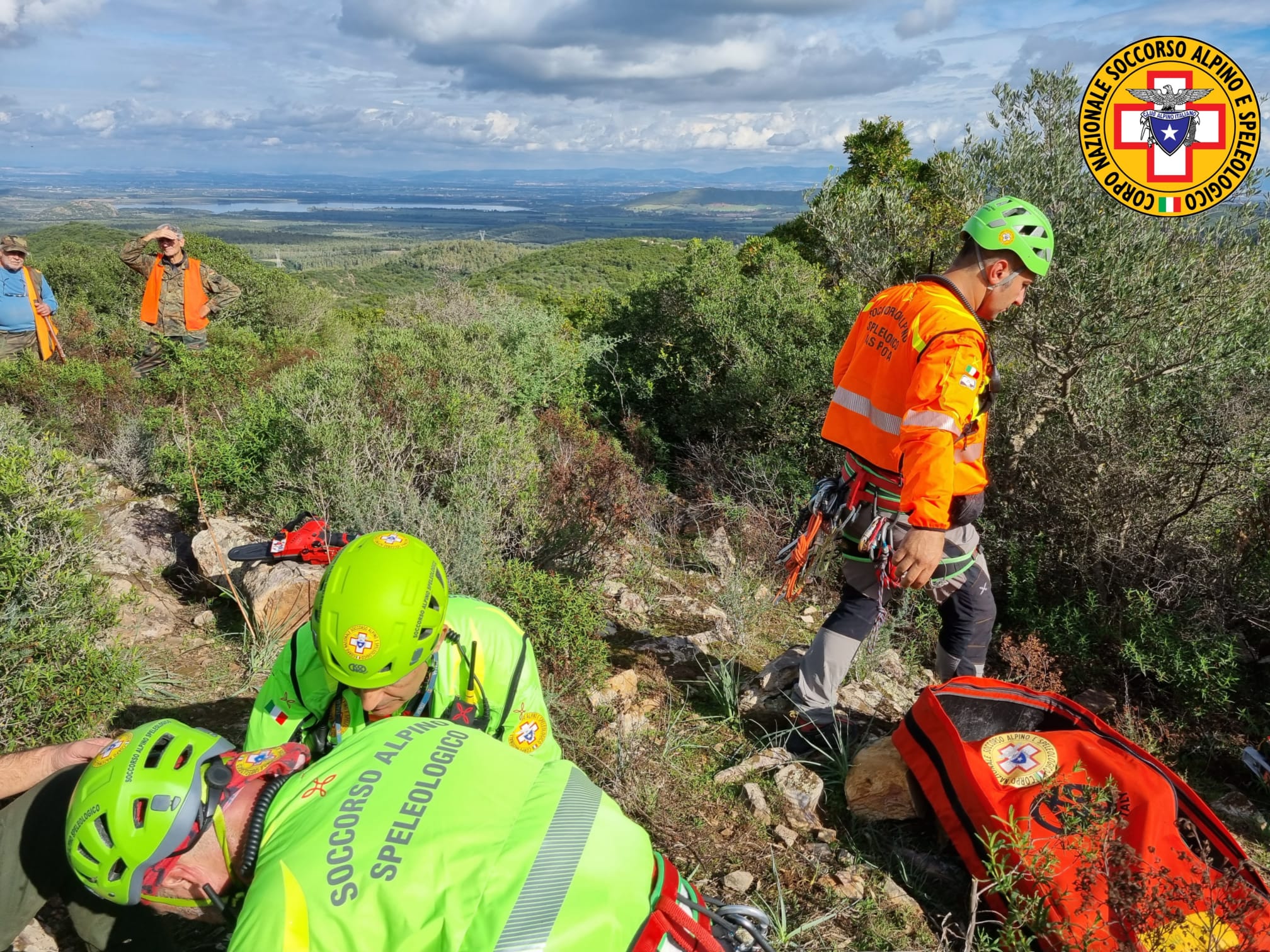 63enne si frattura la gamba durante una battuta di caccia: scattano i soccorsi