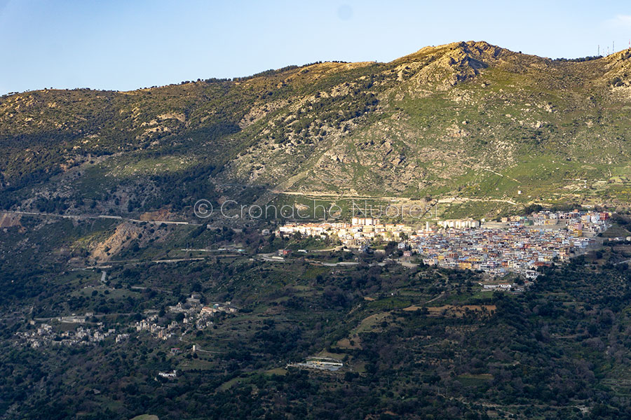 72enne morto schiacciato dal cancello di casa: non aveva tirato il freno a mano dell’auto