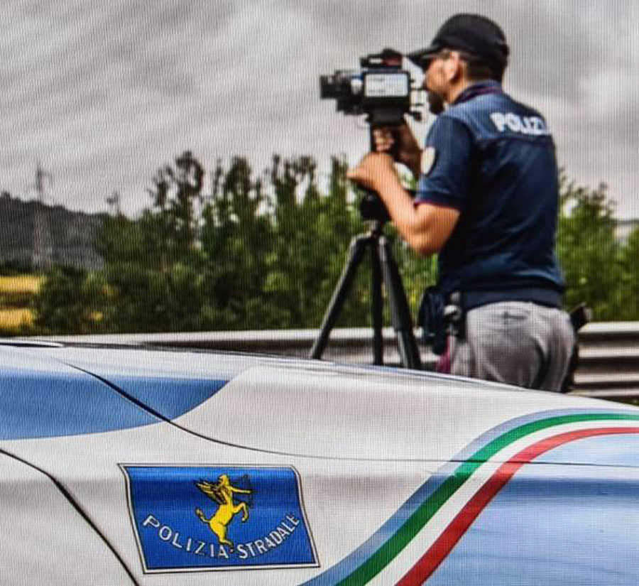 Automobilista ubriaco fermato a 200km/h sulla Nuoro-Olbia: sanzione e ritiro della patente