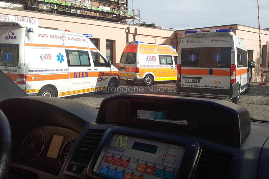 Nuoro. Torna l’incubo Pronto Soccorso: ambulanze in coda e ore di attesa per l’accettazione