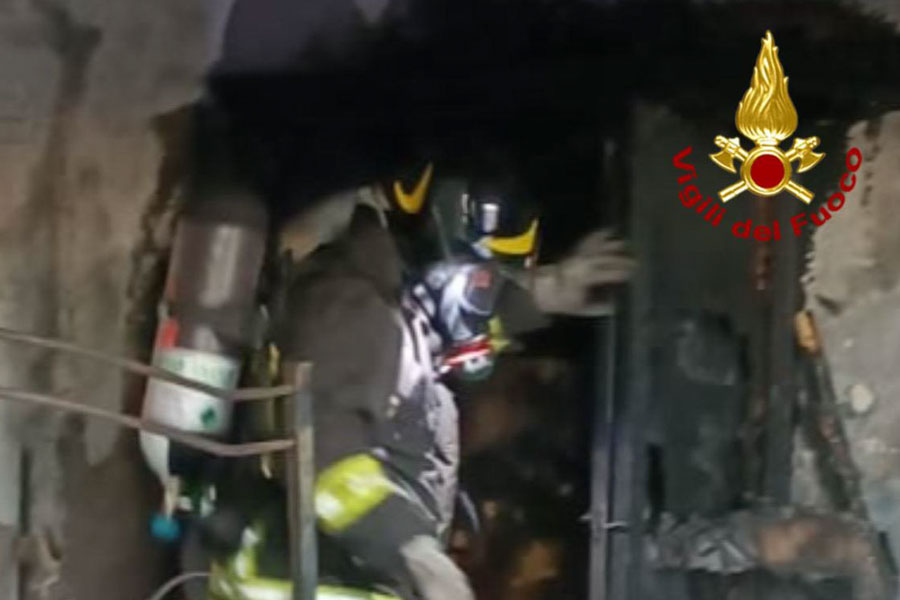 Sfiorata la tragedia a Galtellì: un’abitazione va a fuoco